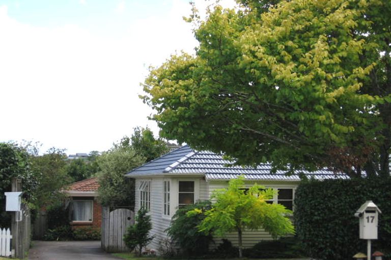 Photo of property in 1/17 Otakau Road, Milford, Auckland, 0620