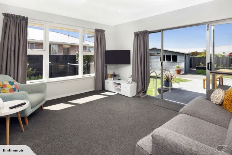 Photo of property in 20 Blossomdale Place, Bishopdale, Christchurch, 8053