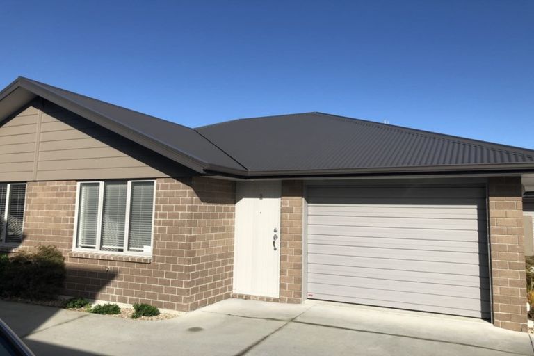 Photo of property in 2/27 Jones Crescent, Melville, Hamilton, 3206