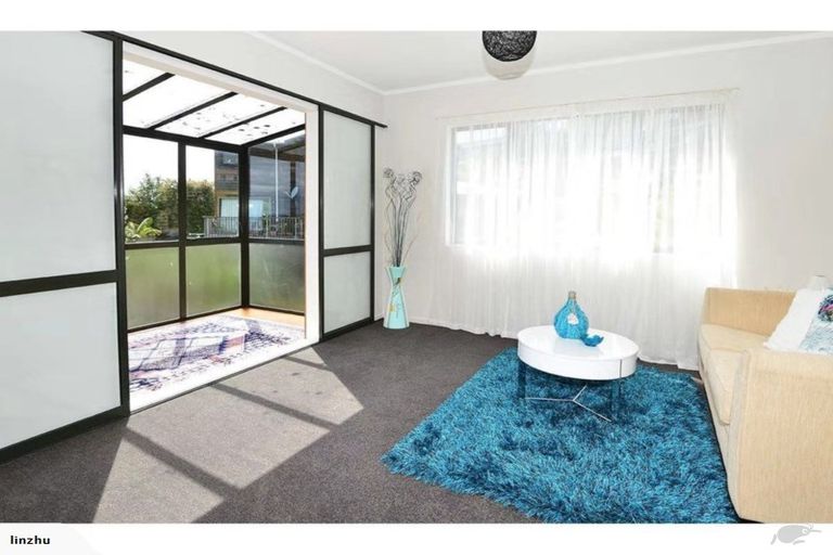 Photo of property in 91c Wade River Road, Stanmore Bay, Whangaparaoa, 0932