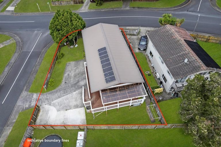 Photo of property in 2 Talmar Place, Massey, Auckland, 0614