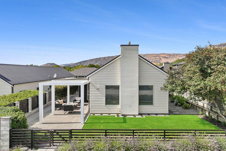 Photo of property in 14b Parkhill Avenue, Wanaka, 9305