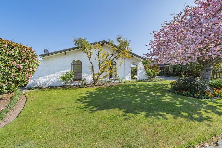 Photo of property in 74 Sabys Road, Halswell, Christchurch, 8025