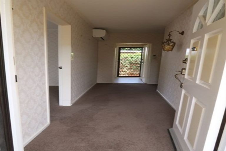 Photo of property in 75 Nimmo Avenue East, Waikanae, 5036