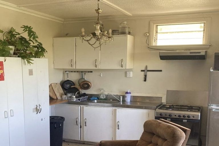 Photo of property in 29 Tanera Crescent, Brooklyn, Wellington, 6021