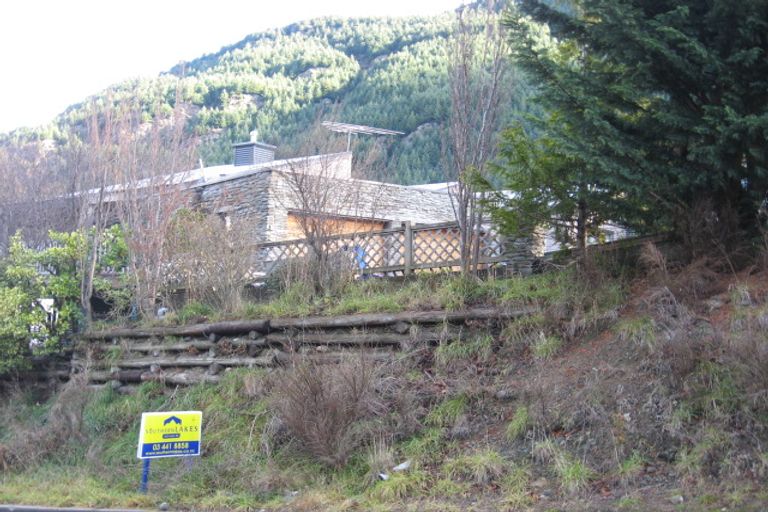 Photo of property in 214 Fernhill Road, Sunshine Bay, Queenstown, 9300