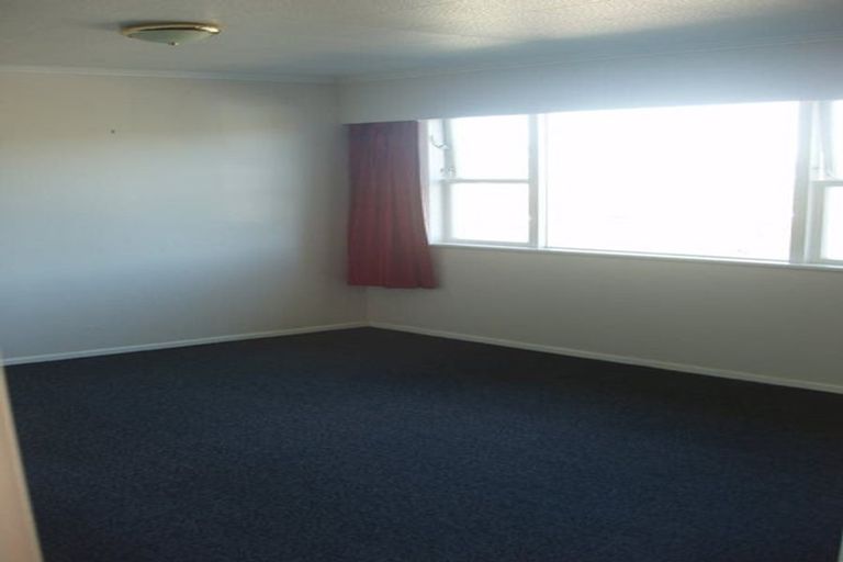 Photo of property in 12 Huntingdon Street, Northland, Wellington, 6012