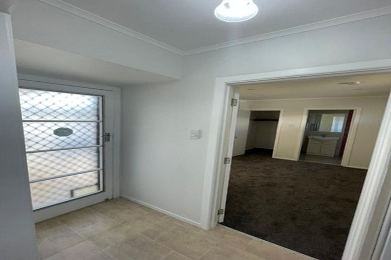 Photo of property in 8 Wyman Place, Pakuranga Heights, Auckland, 2010
