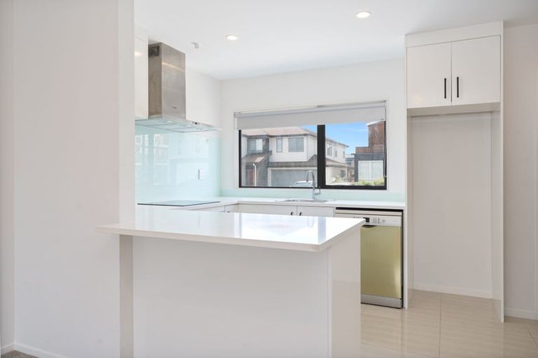 Photo of property in 46 Turret Lane, Hobsonville, Auckland, 0616