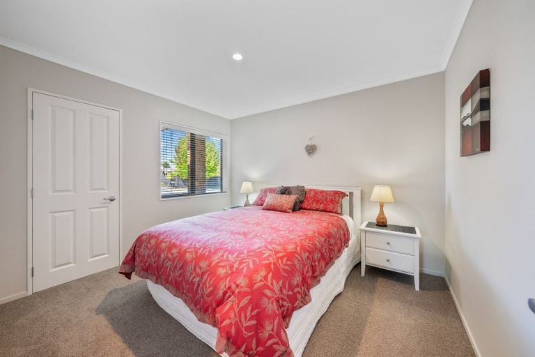 Photo of property in 2 Taunton Place, Rangiora, 7400