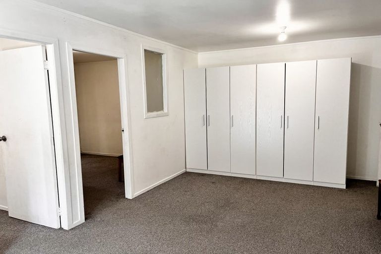 Photo of property in 1/44 Roberts Road, Glenfield, Auckland, 0629