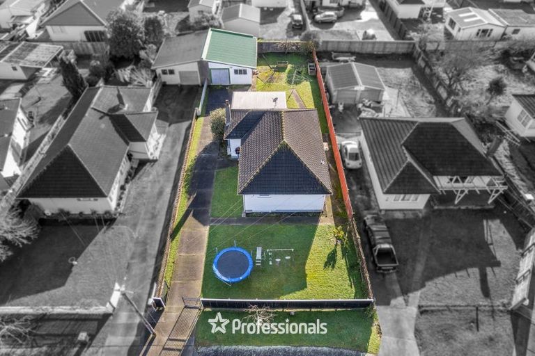 Photo of property in 24 Roberts Street, Wainuiomata, Lower Hutt, 5014