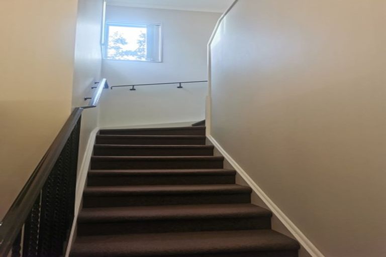Photo of property in 40 Amherst Place, Albany, Auckland, 0632