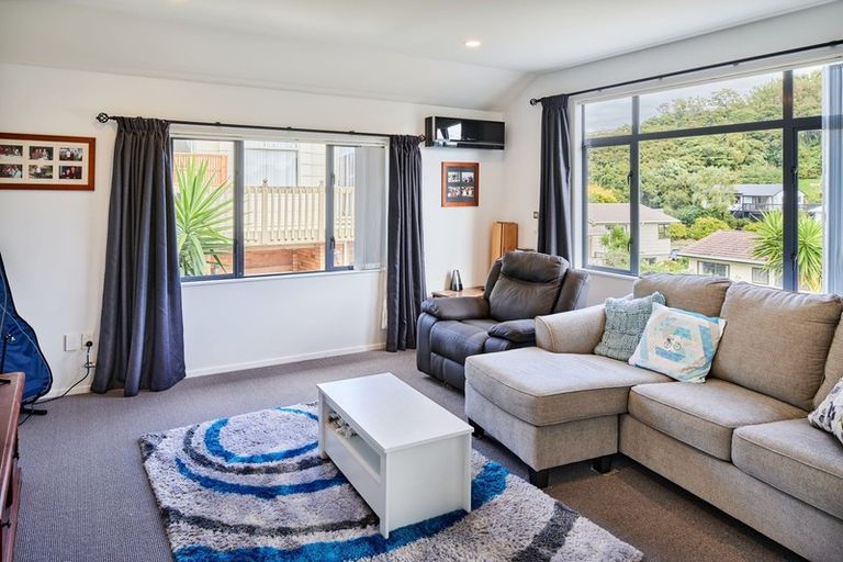 Photo of property in 57a Albatross Close, Whitby, Porirua, 5024