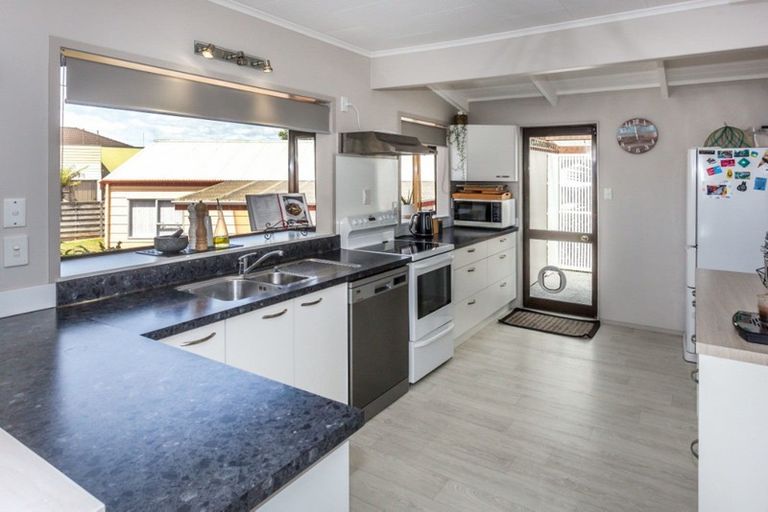 Photo of property in 129 Lorraine Place, Whangamata, 3620