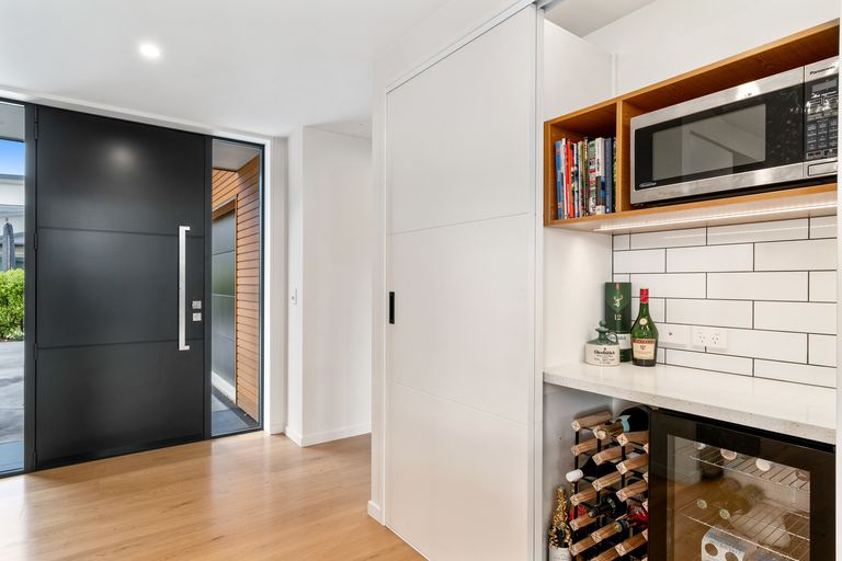 Photo of property in 73 Rob Roy Lane, Wanaka, 9305