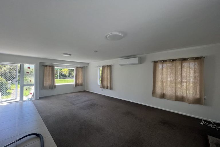 Photo of property in 31 Creamer Avenue, Belmont, Auckland, 0622