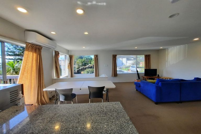 Photo of property in 1/27 Shanaway Rise, Hillcrest, Auckland, 0627