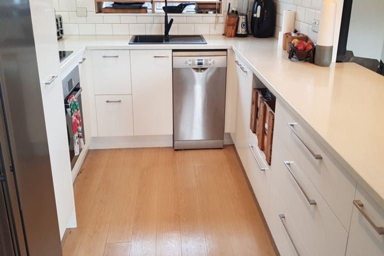 Photo of property in 14b Castile Place, Belfast, Christchurch, 8051