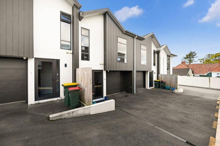Photo of property in 2/25 Thackeray Street, Hamilton Lake, Hamilton, 3204