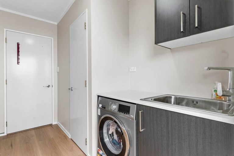 Photo of property in 58a Tironui Road, Takanini, 2112