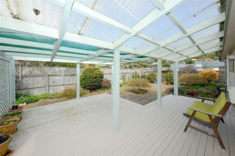 Photo of property in 12 Stedley Place, Heathcote Valley, Christchurch, 8022