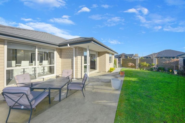 Photo of property in 38 Te Whenu Crescent, Marshland, Christchurch, 8083
