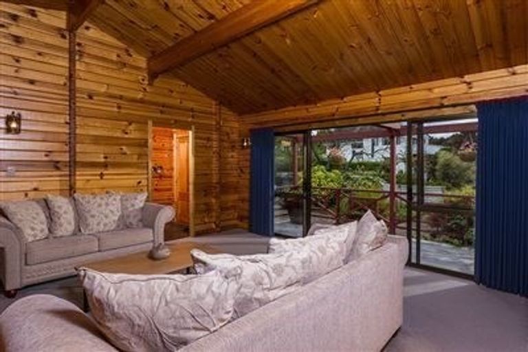 Photo of property in 7 Traffic Road, Greenhithe, Auckland, 0632