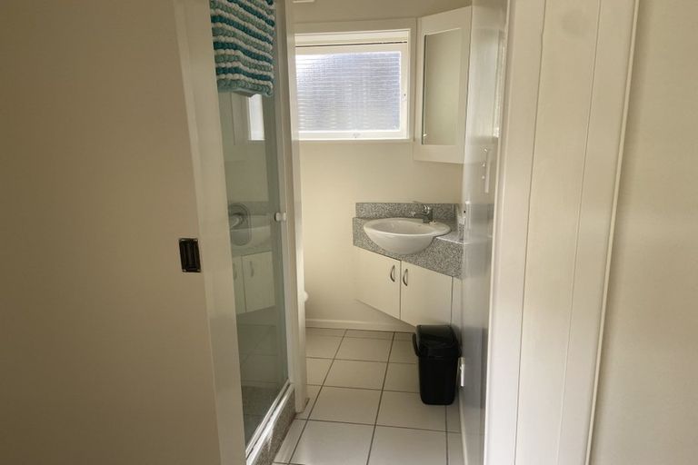 Photo of property in 11 Randwick Road, Northland, Wellington, 6012