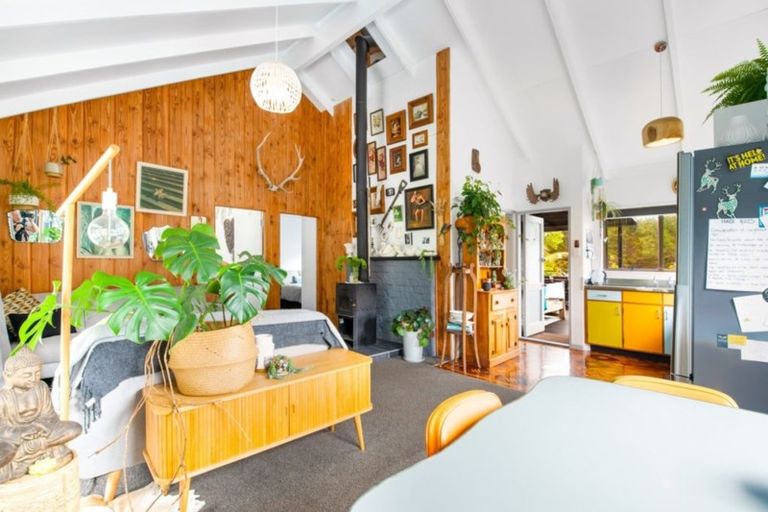 Photo of property in 265 Motutara Road, Muriwai, Waimauku, 0881