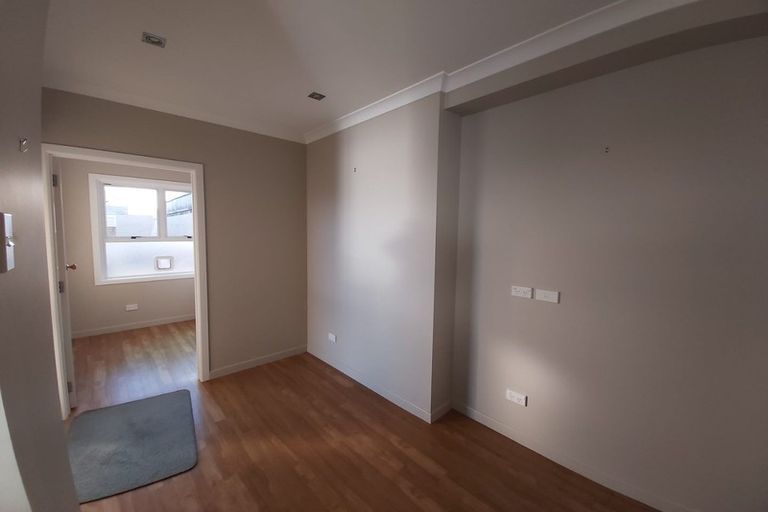 Photo of property in 4 Hamblyn Street, Strandon, New Plymouth, 4312