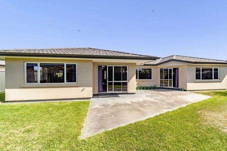 Photo of property in 15 Portland Place, Poraiti, Napier, 4112