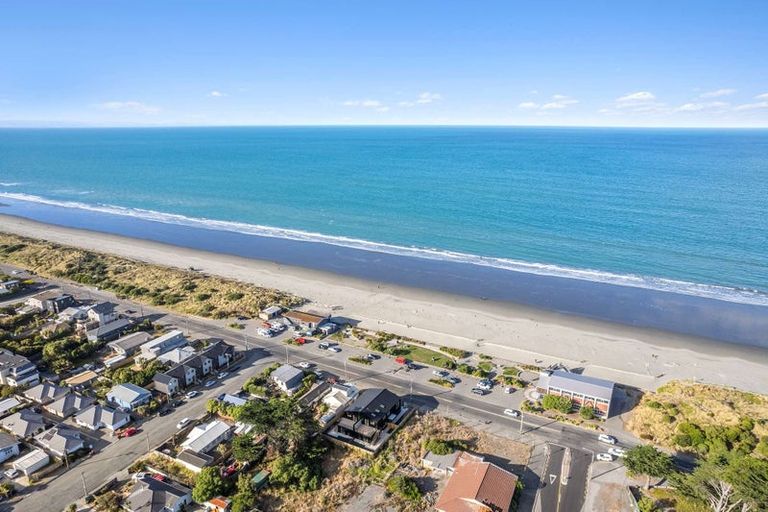 Photo of property in 85a Marine Parade, North New Brighton, Christchurch, 8083