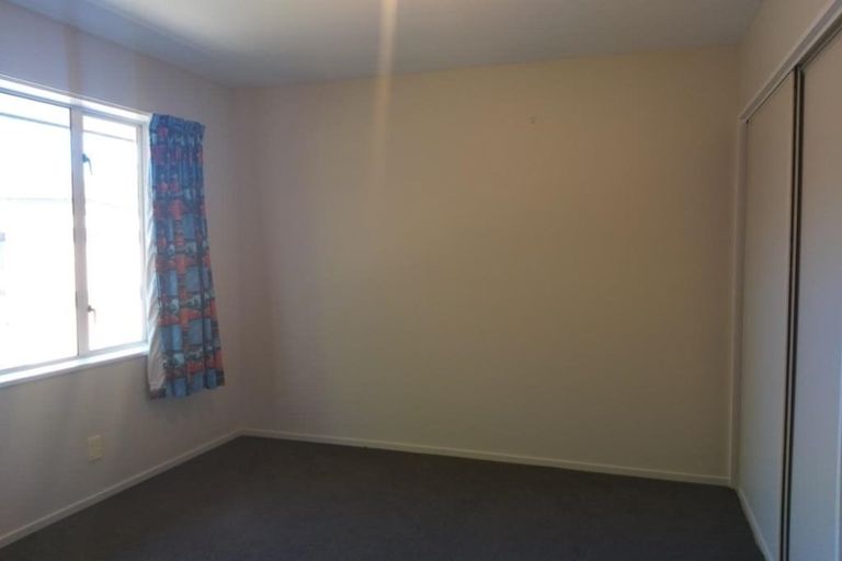 Photo of property in 10 Fieldmoor Place, Parklands, Christchurch, 8083