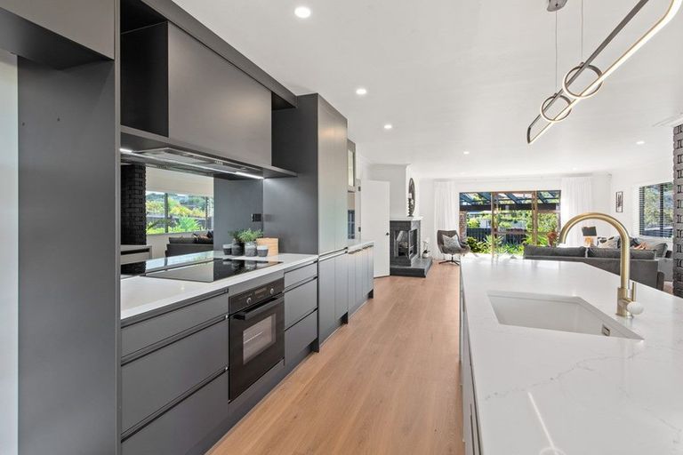 Photo of property in 1/149 West Harbour Drive, West Harbour, Auckland, 0618