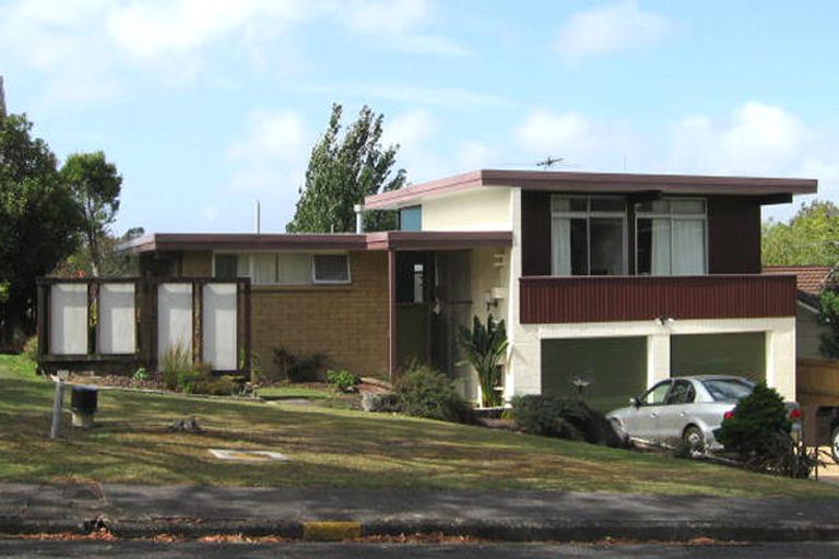 Photo of property in 27 Manhattan Heights, Glendene, Auckland, 0602