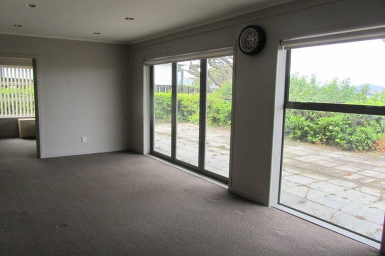 Photo of property in 73 Sylvan Avenue, Northcote, Auckland, 0627