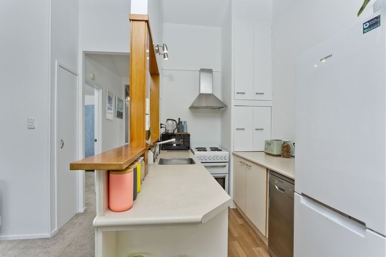 Photo of property in 5/6 Bond Crescent, Forrest Hill, Auckland, 0620