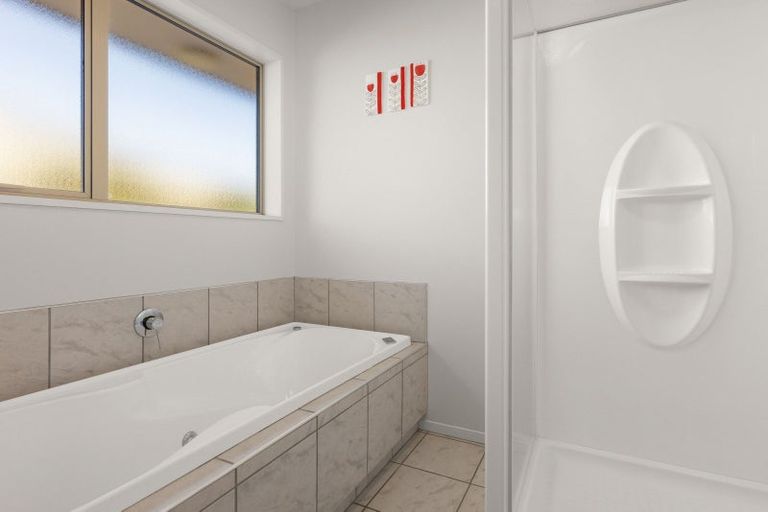 Photo of property in 67 Coolspring Way, Redwood, Christchurch, 8051