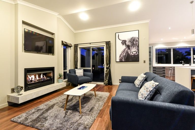 Photo of property in 26 The Esplanade, Huntington, Hamilton, 3210