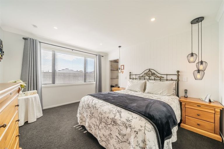 Photo of property in 11 Poulson Grove, Trentham, Upper Hutt, 5018