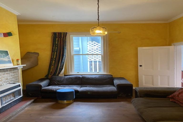 Photo of property in 137 Glenmore Street, Kelburn, Wellington, 6012