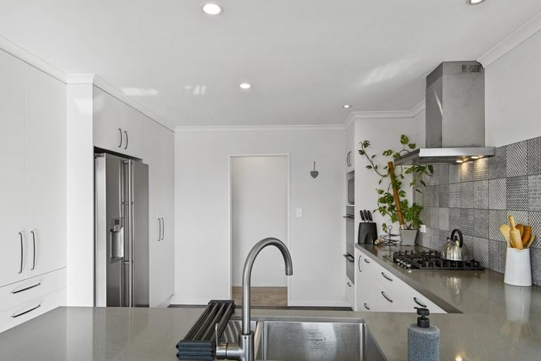 Photo of property in 26a Awhiorangi Promenade, Swanson, Auckland, 0816