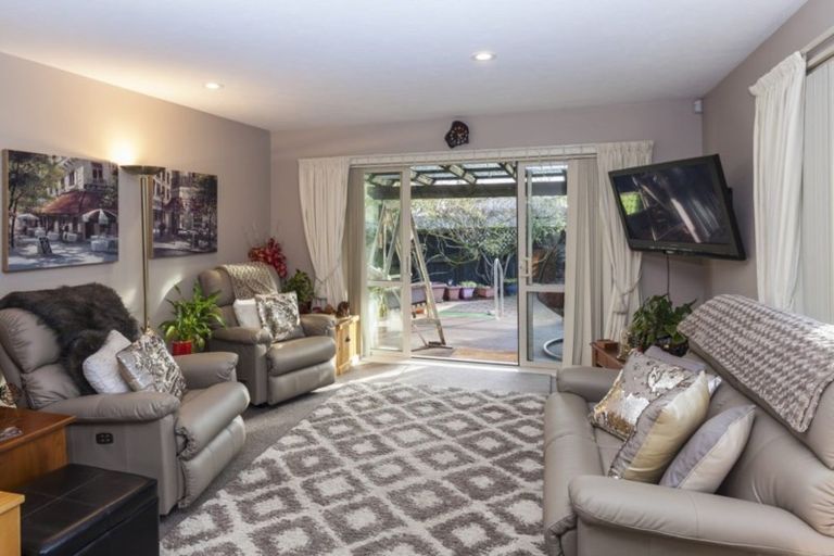 Photo of property in 856 Main Road North, Belfast, Christchurch, 8051