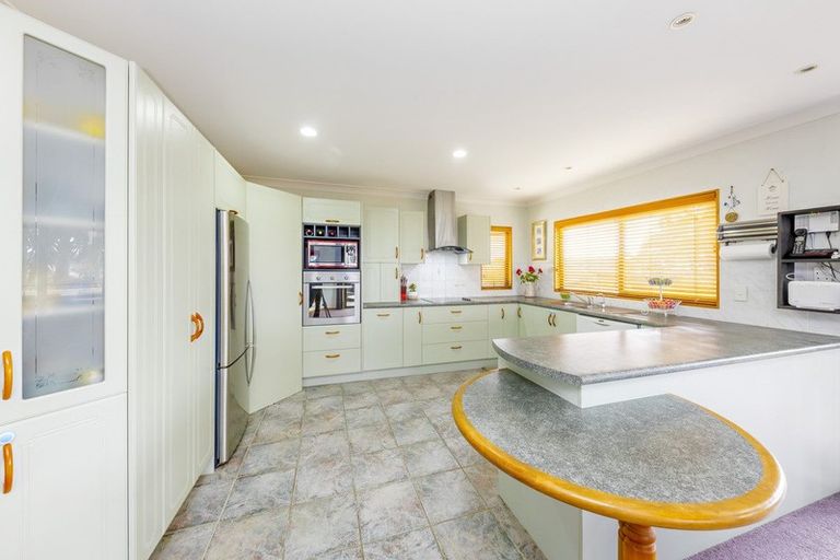 Photo of property in 223 Hill Road, The Gardens, Auckland, 2105