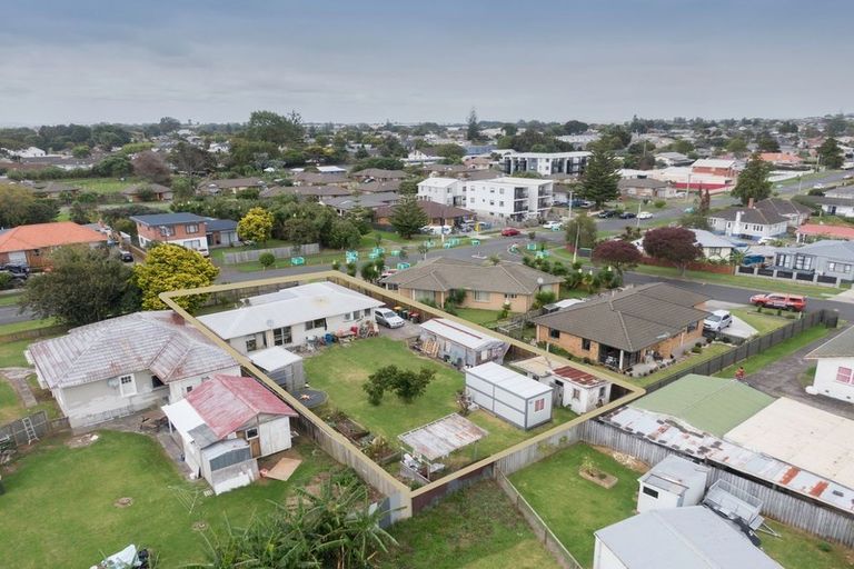 Photo of property in 16 Royton Avenue, Mangere East, Auckland, 2024