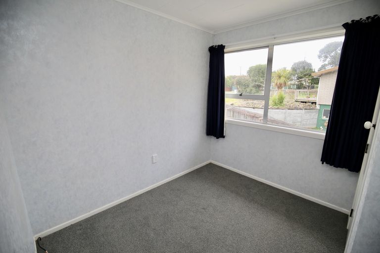 Photo of property in 4 Lorenzen Bay Road, Raglan, 3225