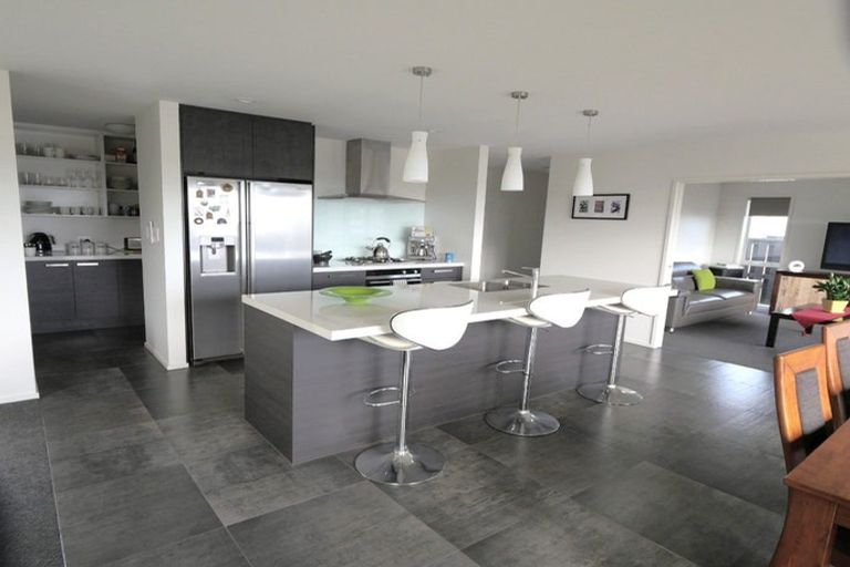 Photo of property in 17 Stile Place, Pukekohe, 2120