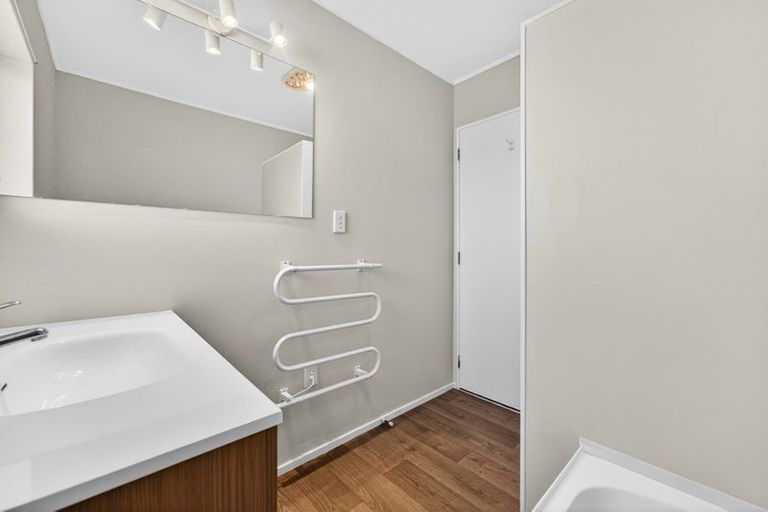 Photo of property in 130j Lakeside Drive, Orewa, 0931