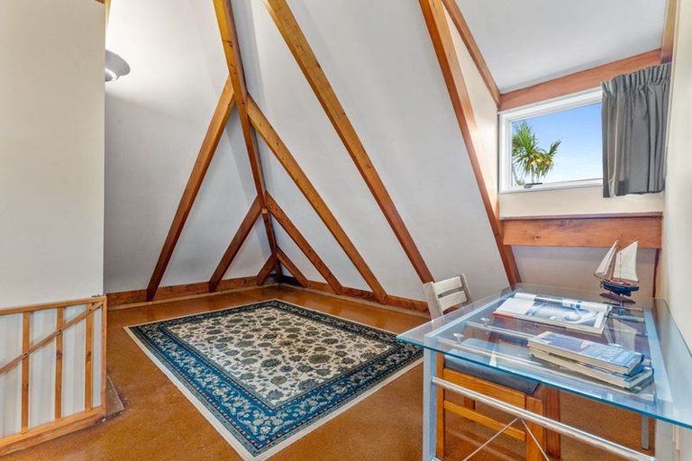 Photo of property in 2/56 Lavery Place, Sunnynook, Auckland, 0632